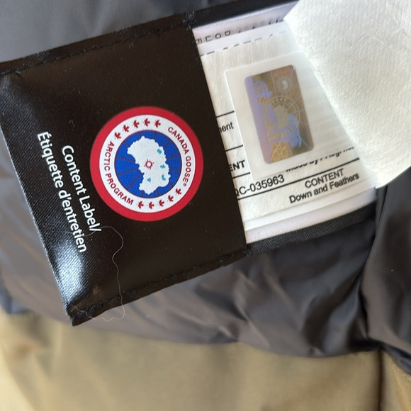 Canada Goose NWT Men’s Langford Heritage Parka Size M In Military Green w Fur - Picture 9 of 10